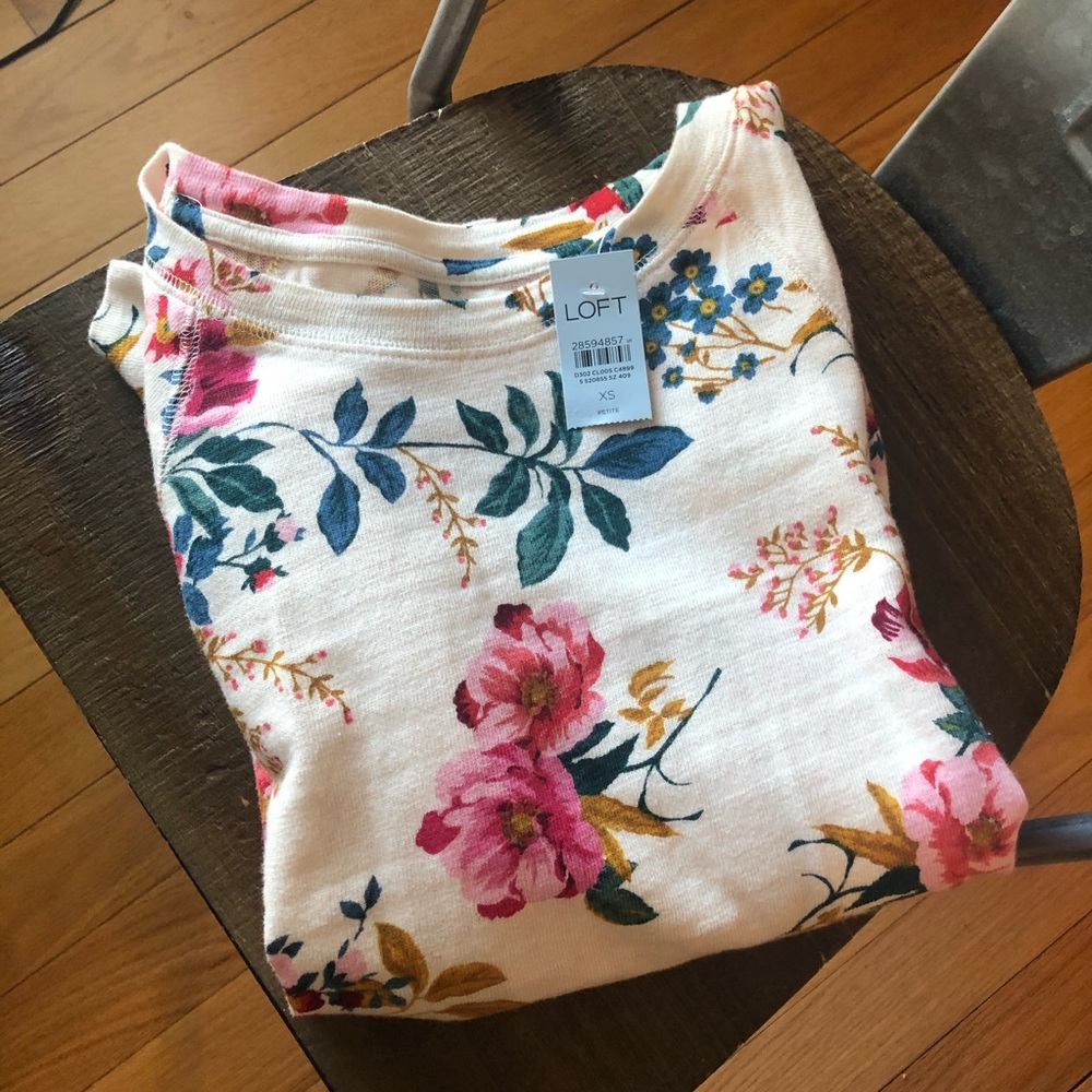 🎀NEW🎀LOFT Floral Top